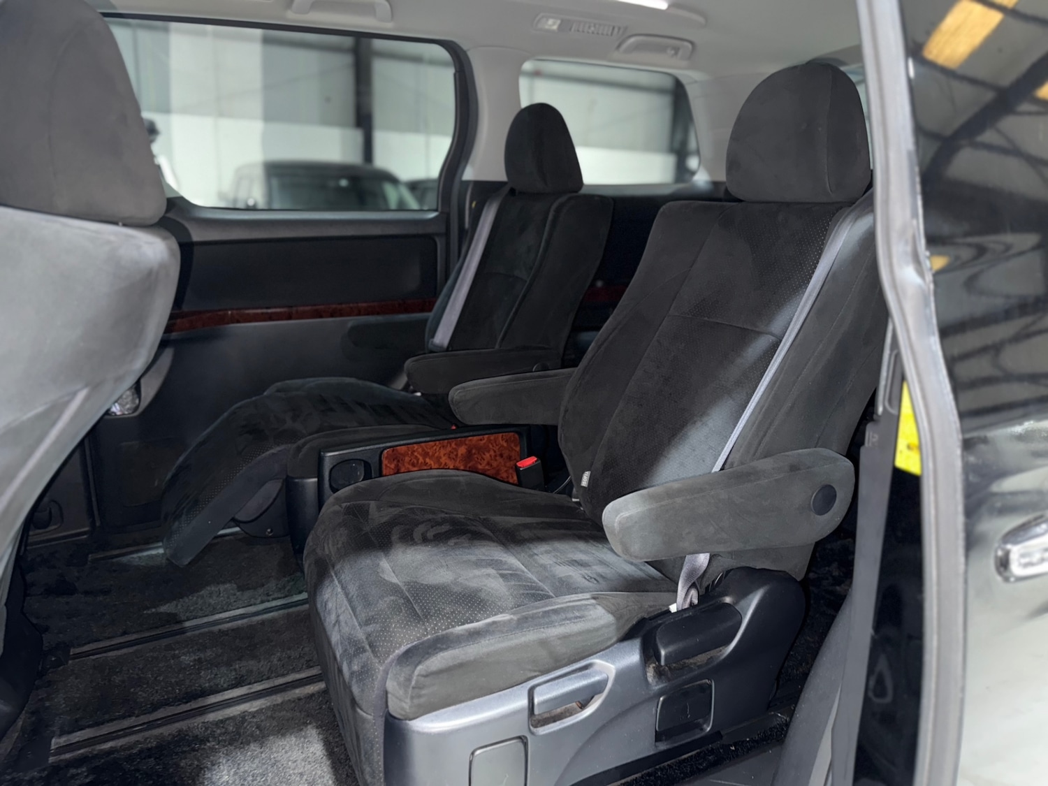 Used Toyota Vellfire 2010 for sale - 77055097: Photo 28