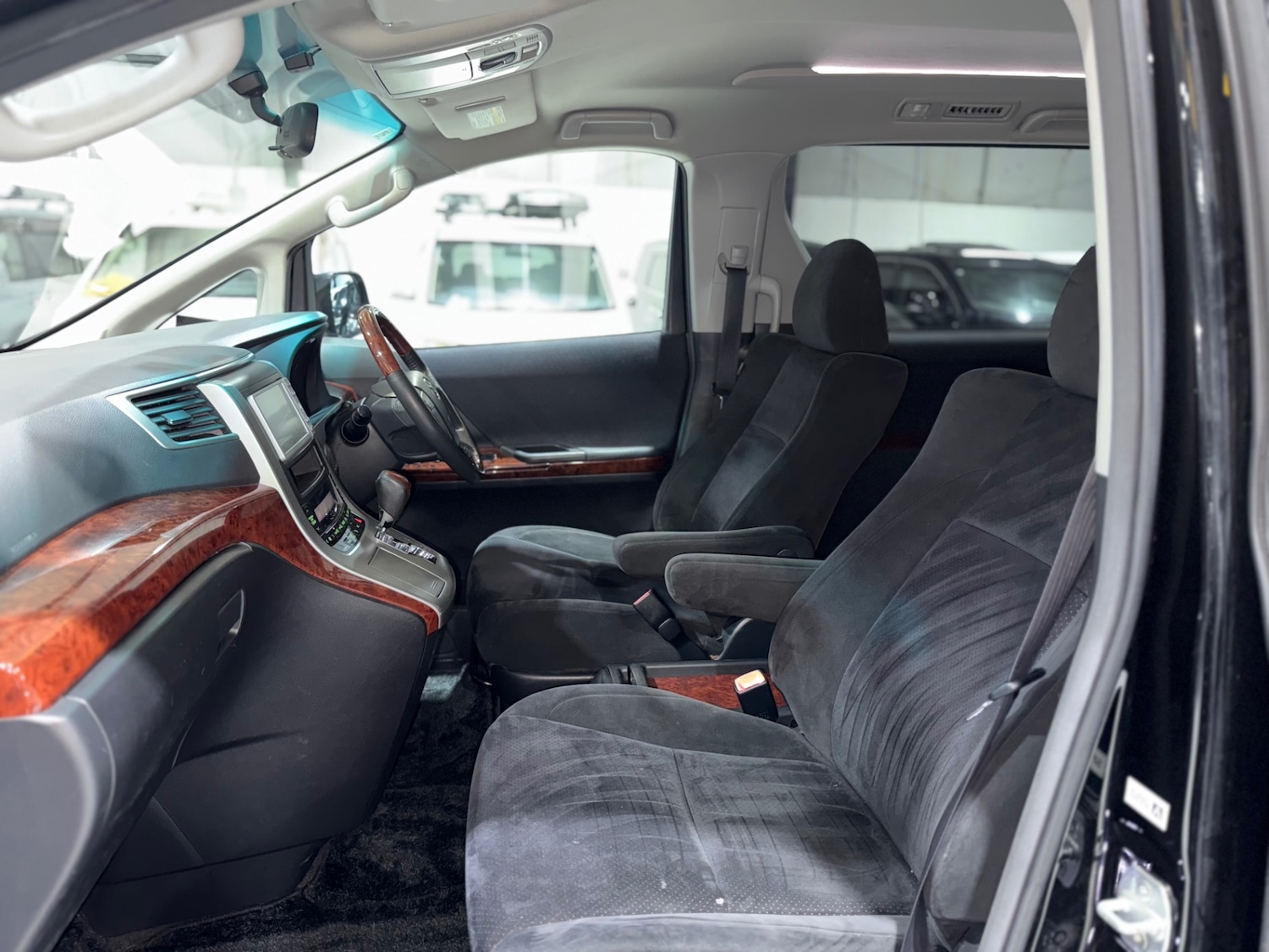 Used Toyota Vellfire 2010 for sale - 77055097: Photo 33