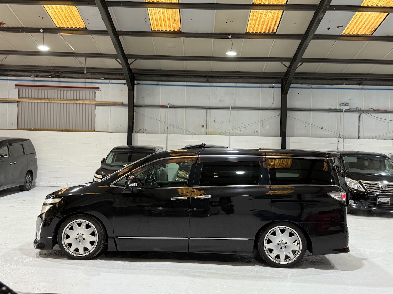 Used Nissan Elgrand 2010 for sale - 76974718: Photo 12