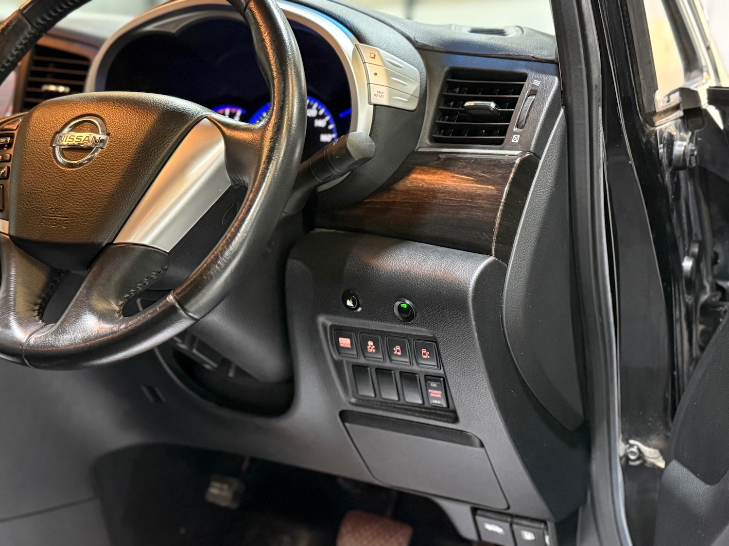 Used Nissan Elgrand 2010 for sale - 76974718: Photo 18