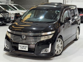 Used Nissan Elgrand 2010 for sale - 76974718: Photo