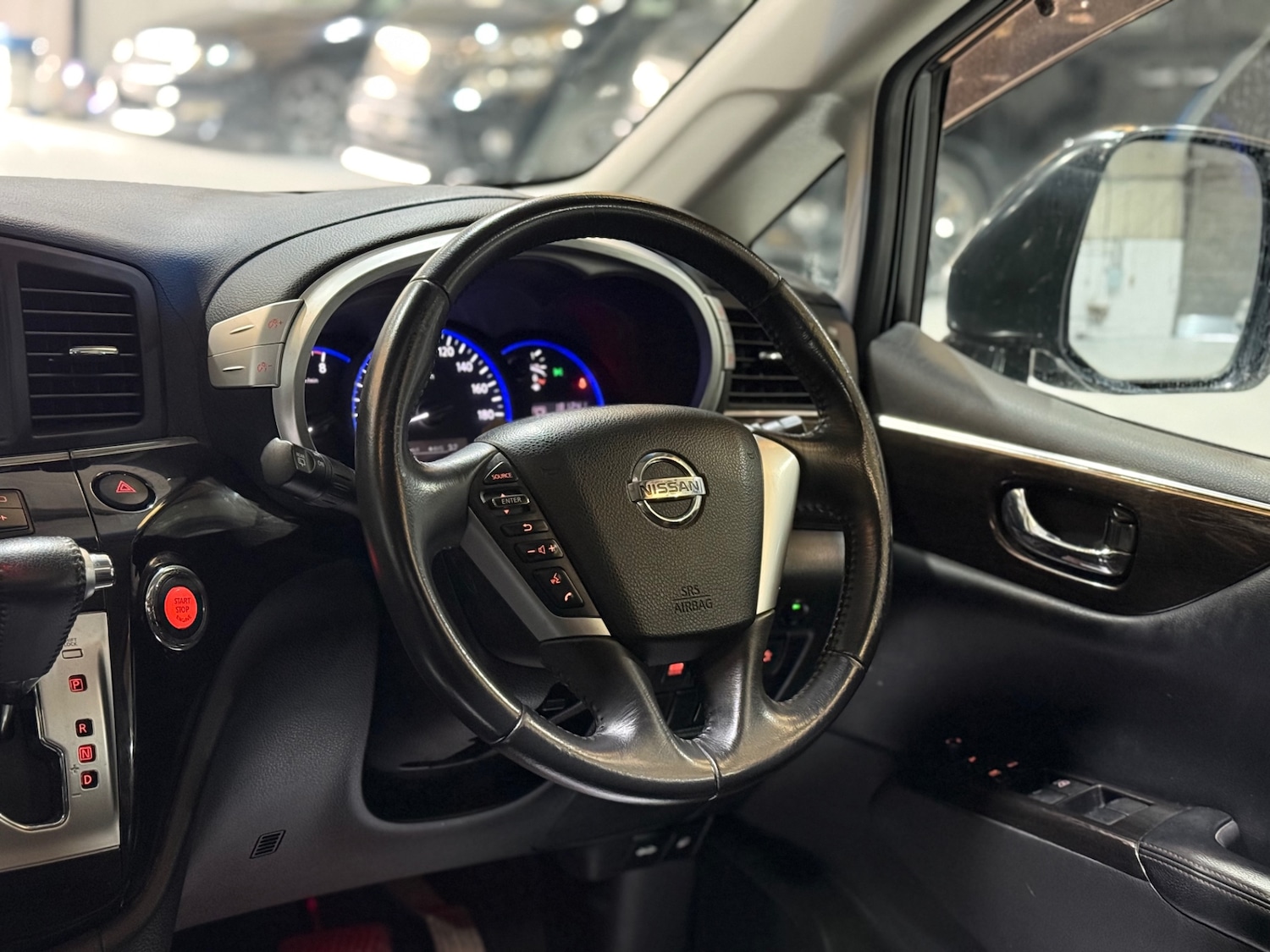 Used Nissan Elgrand 2010 for sale - 76974718: Photo 21