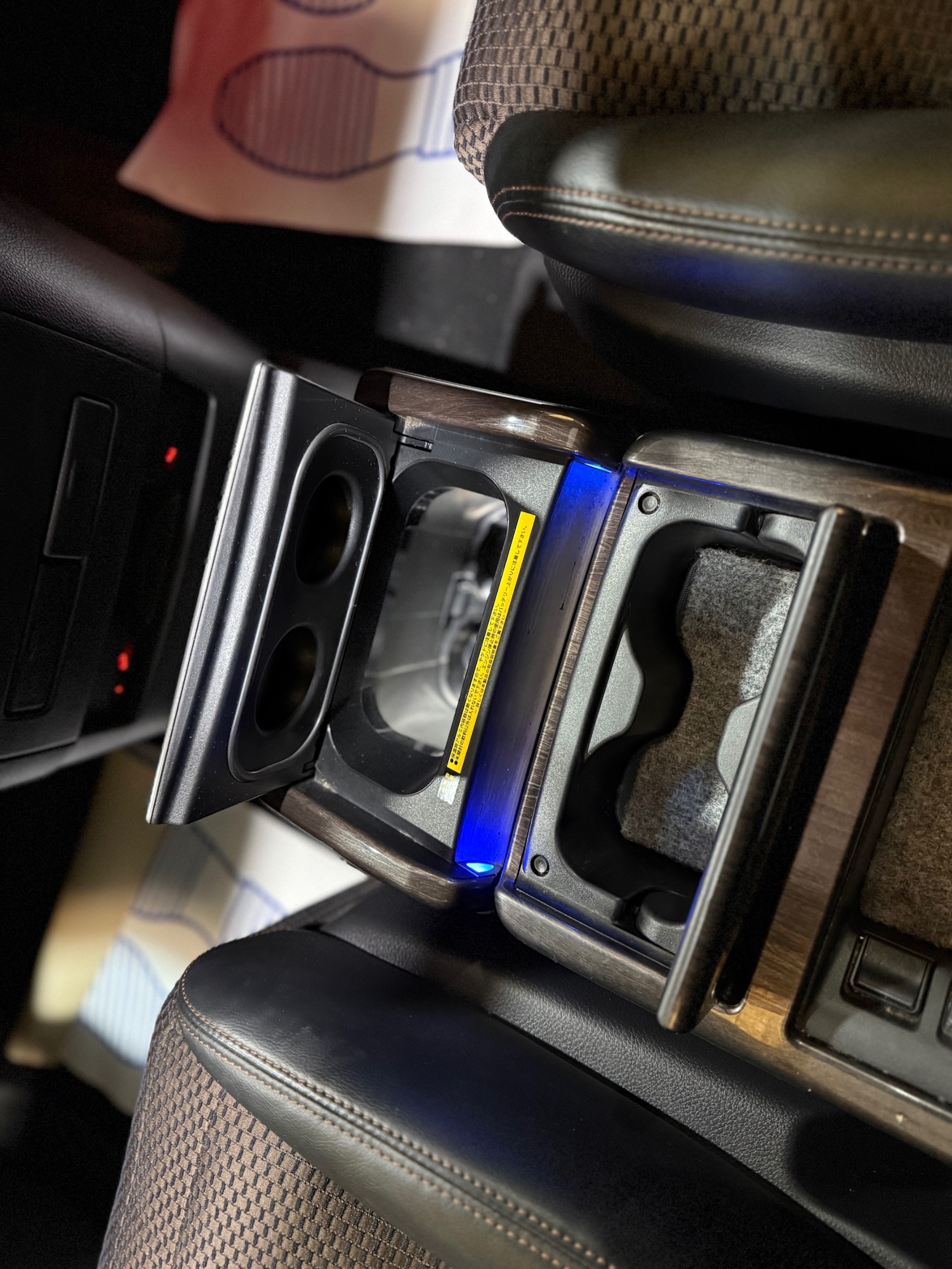 Used Nissan Elgrand 2010 for sale - 76974718: Photo 23