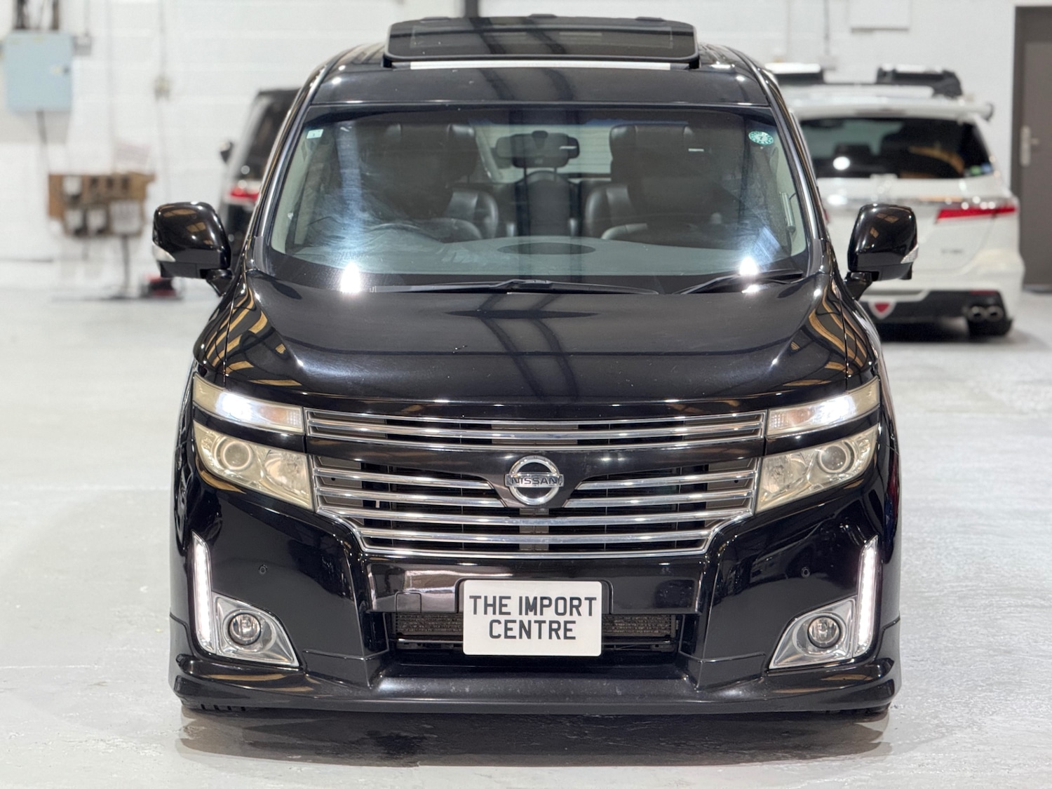 Used Nissan Elgrand 2010 for sale - 76974718: Photo 4