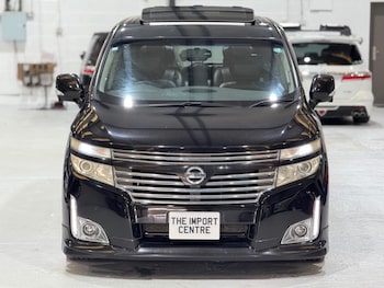Used Nissan Elgrand 2010 for sale - 76974718: Photo