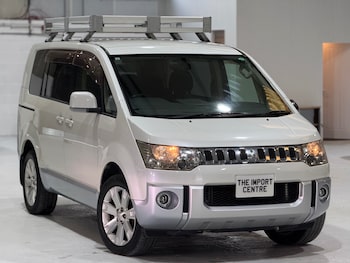 Used Mitsubishi Delica 2009 for sale - 76974764: Photo