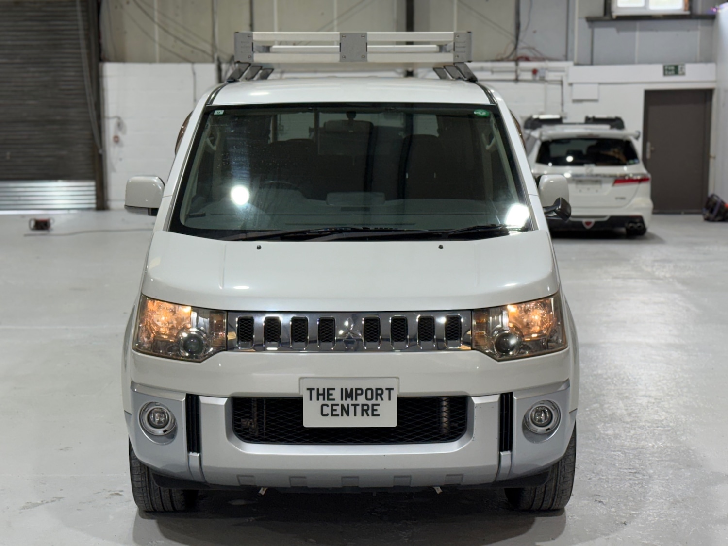 Used Mitsubishi Delica 2009 for sale - 76974764: Photo 3