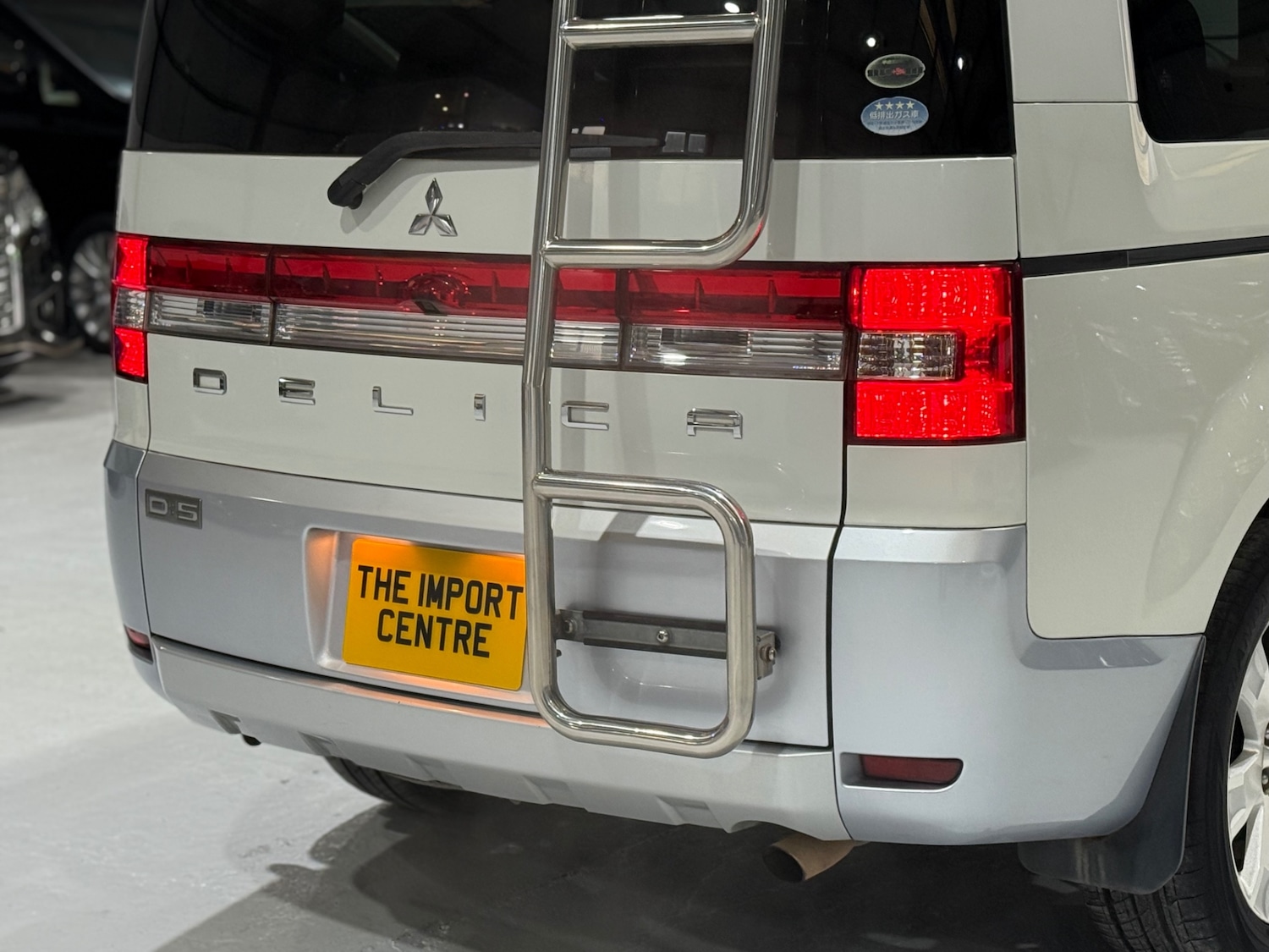 Used Mitsubishi Delica 2009 for sale - 76974764: Photo 9