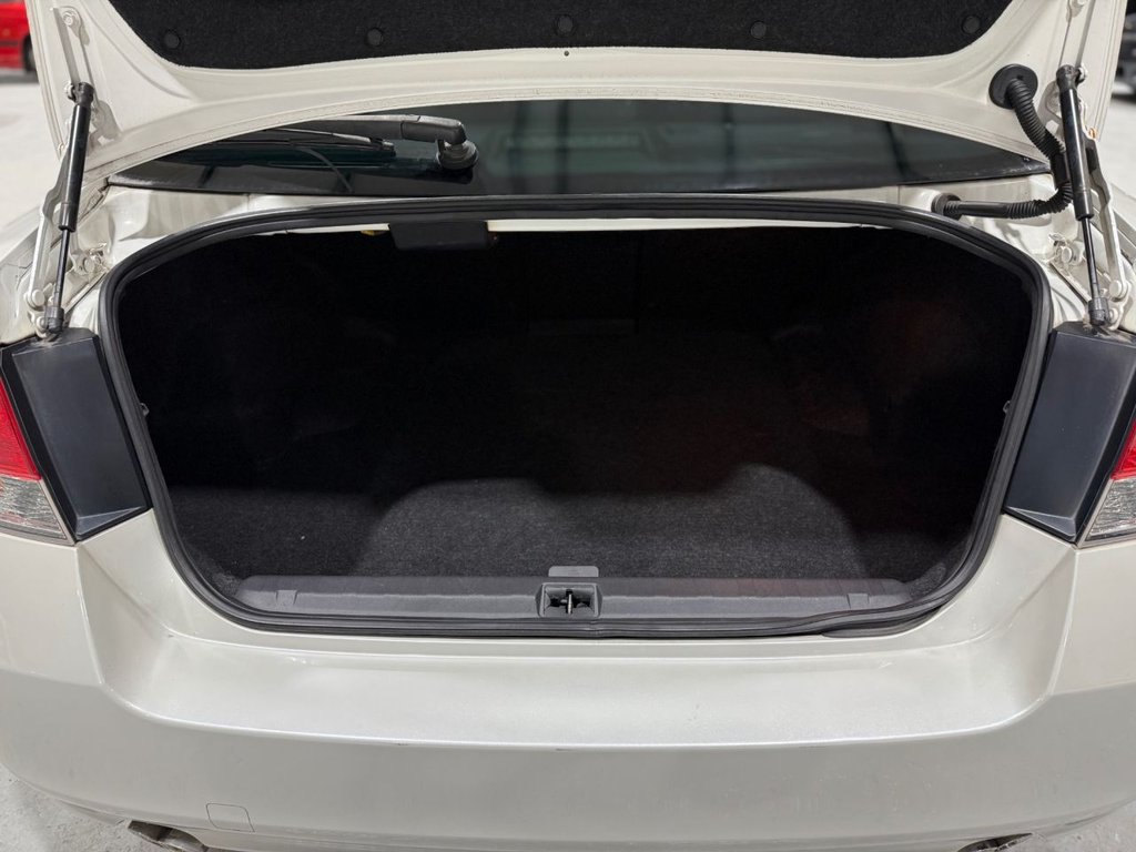 Used Subaru Legacy 2010 for sale - 77588346: Photo 44