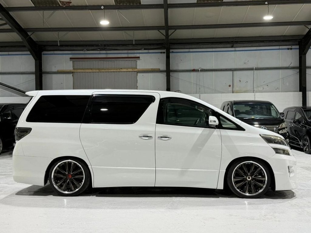 Used Toyota Vellfire 2013 for sale - 77582222: Photo 4