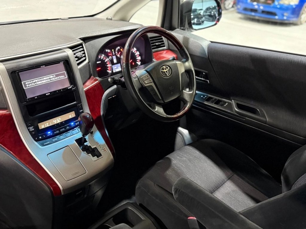 Used Toyota Vellfire 2010 for sale - 77582203: Photo 5