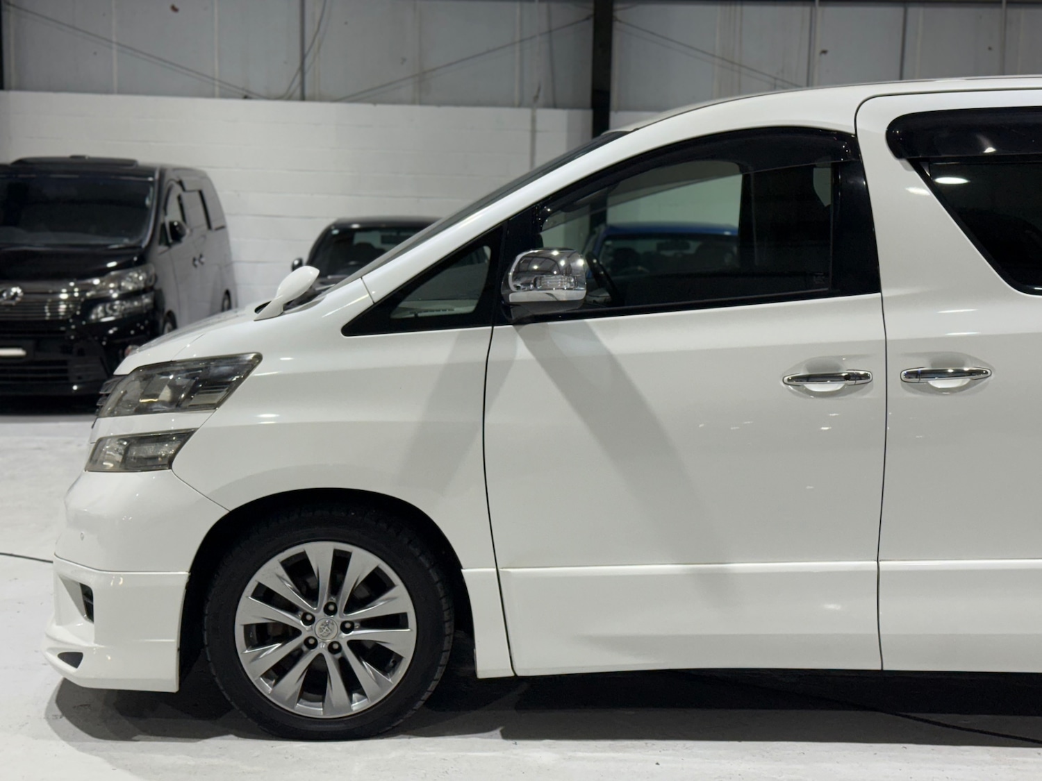 Used Toyota Vellfire 2011 for sale - 77083607: Photo 10