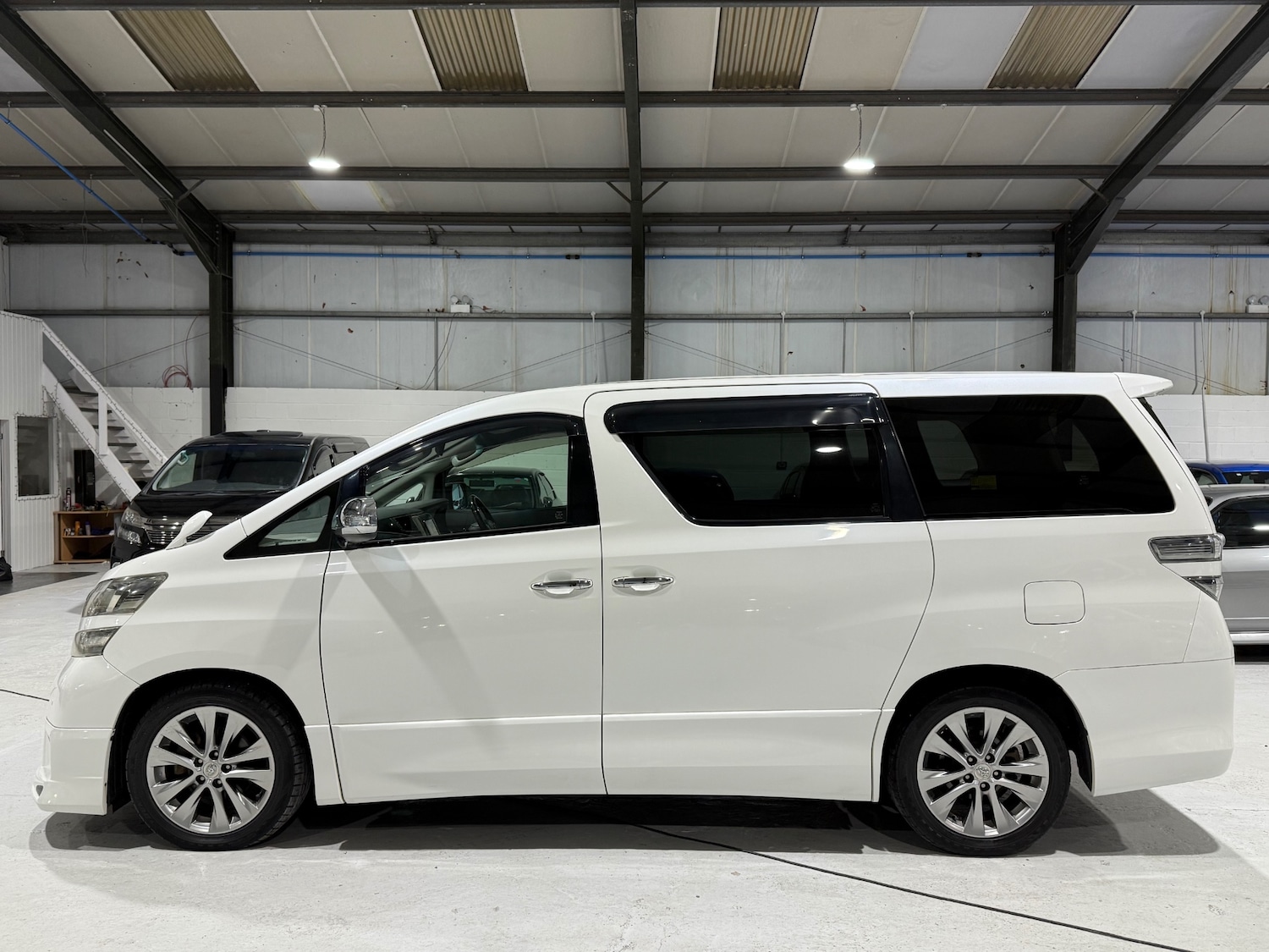 Used Toyota Vellfire 2011 for sale - 77083607: Photo 12