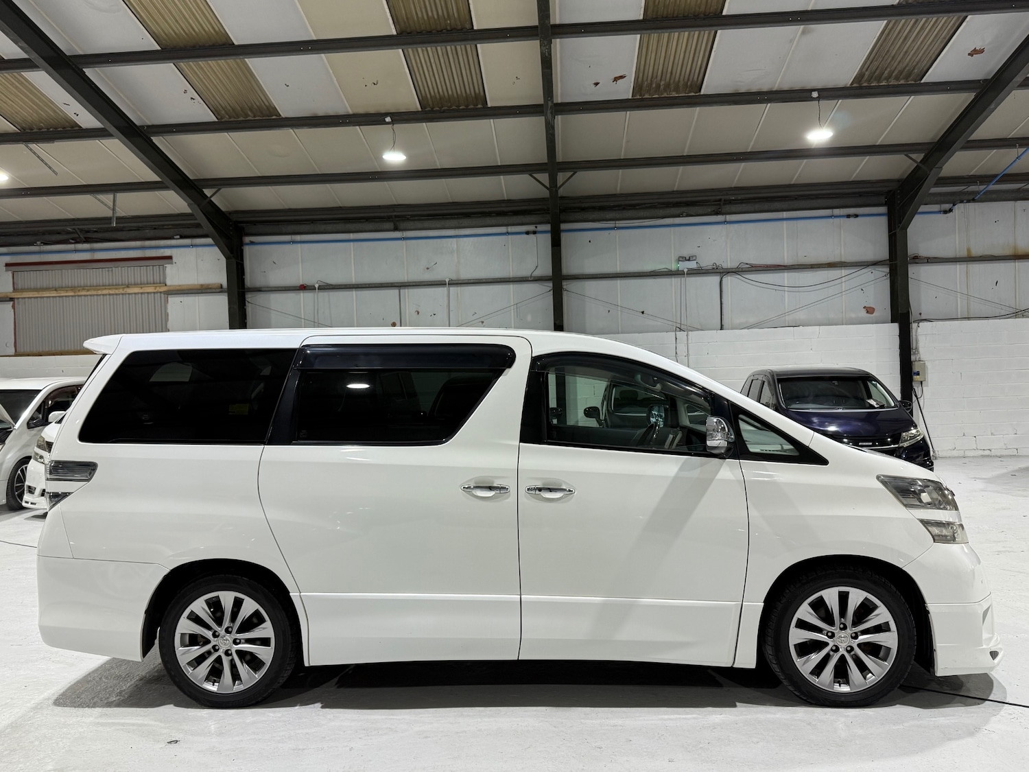 Used Toyota Vellfire 2011 for sale - 77083607: Photo 19
