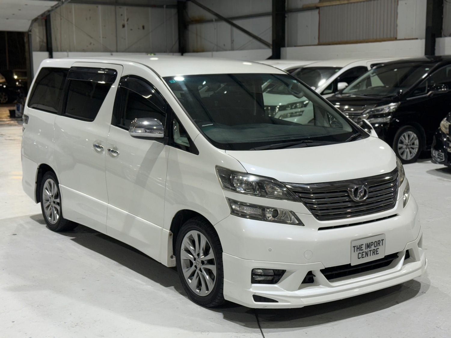 Used Toyota Vellfire 2011 for sale - 77083607: Photo 2