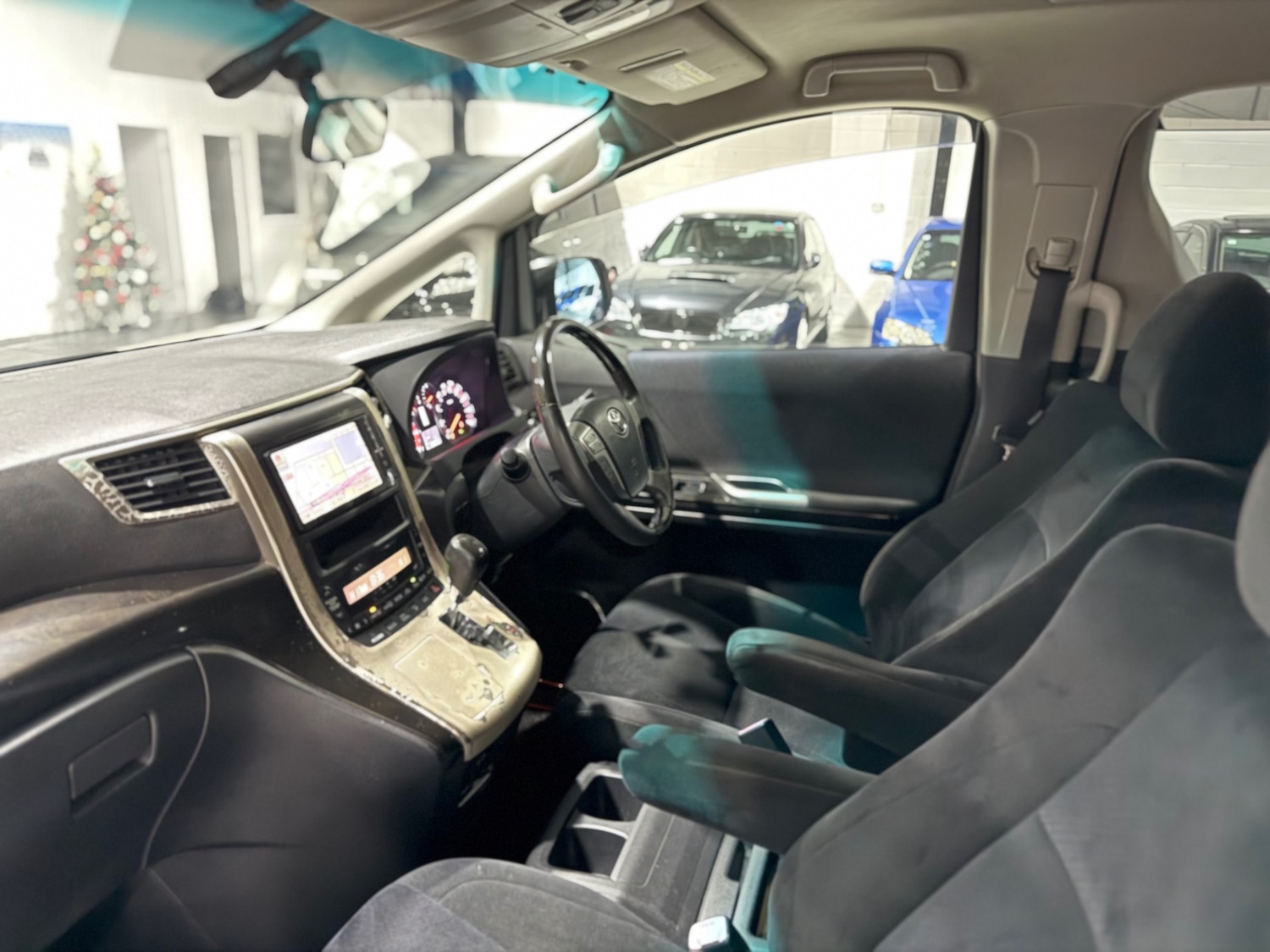 Used Toyota Vellfire 2011 for sale - 77083607: Photo 25