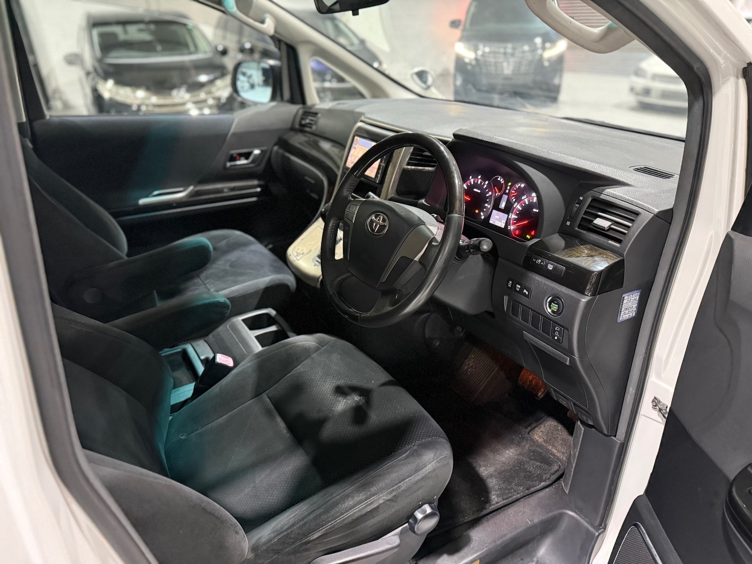 Used Toyota Vellfire 2011 for sale - 77083607: Photo 31