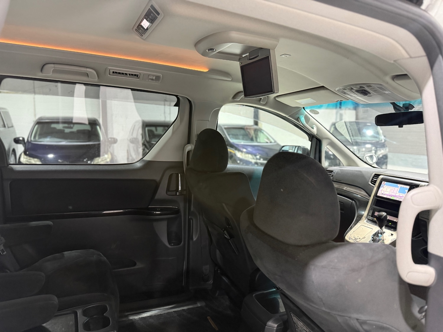 Used Toyota Vellfire 2011 for sale - 77083607: Photo 35