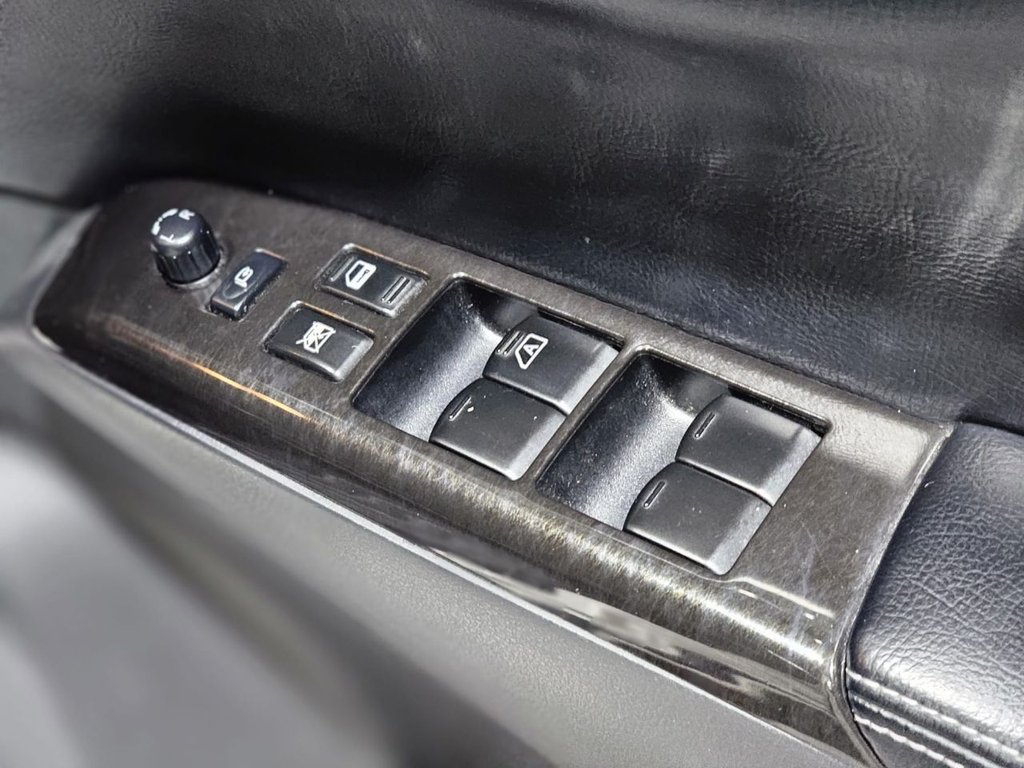 Used Nissan Elgrand 2011 for sale - 78017983: Photo 33