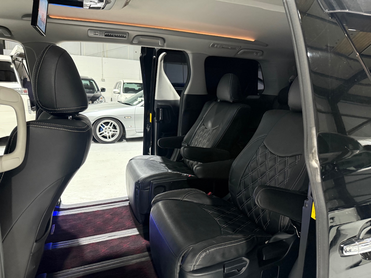 Used Toyota Vellfire 2014 for sale - 77071205: Photo 25