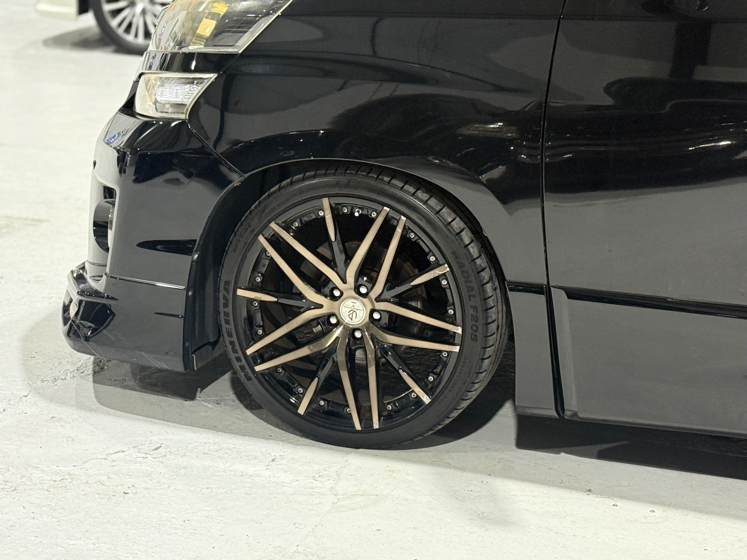 Used Toyota Vellfire 2014 for sale - 77071205: Photo 32