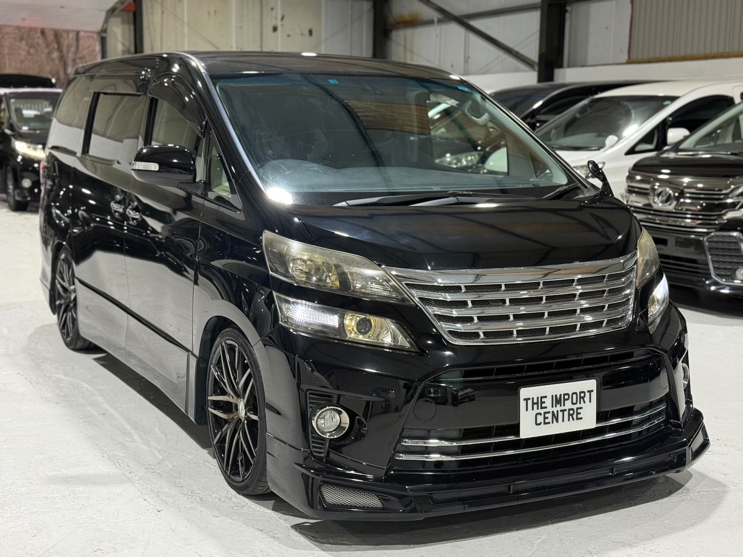 Used Toyota Vellfire 2014 for sale - 77071205: Photo 4