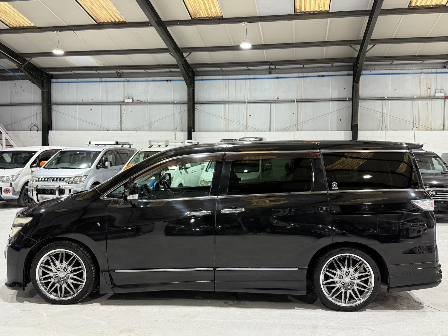 Used Nissan Elgrand 2011 for sale - 77055091: Photo 15