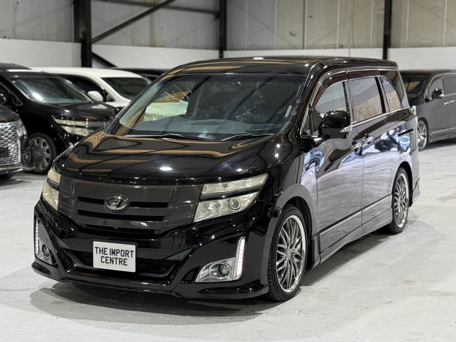 Used Nissan Elgrand 2011 for sale - 77055091: Photo 17
