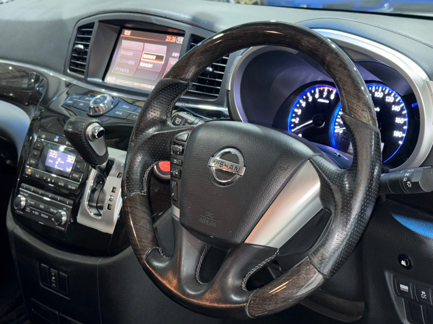 Used Nissan Elgrand 2011 for sale - 77055091: Photo 23