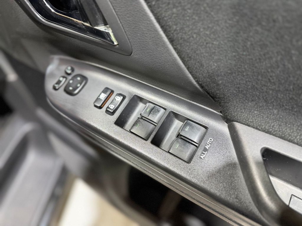 Used Toyota Vellfire 2013 for sale - 77588230: Photo 16