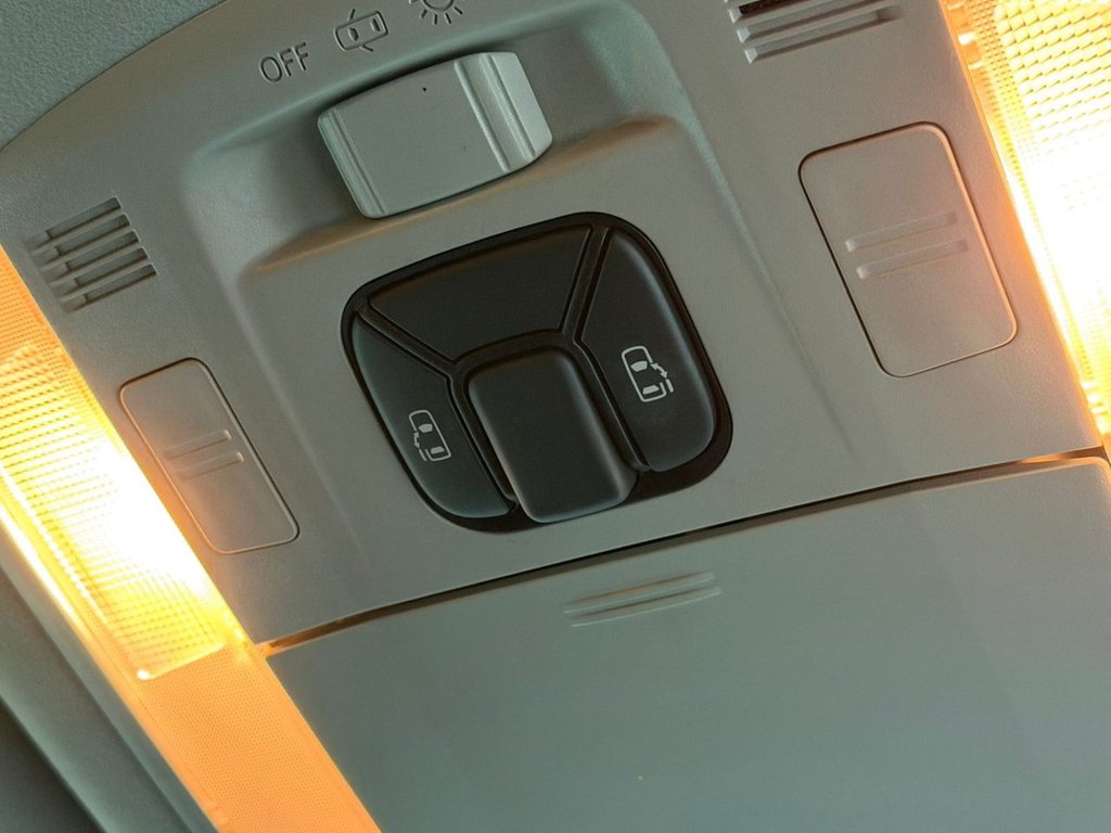 Used Toyota Vellfire 2013 for sale - 77588230: Photo 17