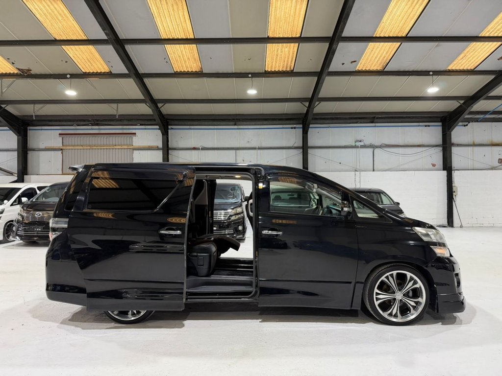 Used Toyota Vellfire 2013 for sale - 77588230: Photo 24