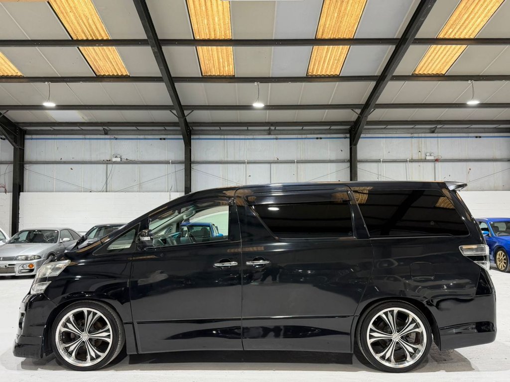 Used Toyota Vellfire 2013 for sale - 77588230: Photo 3