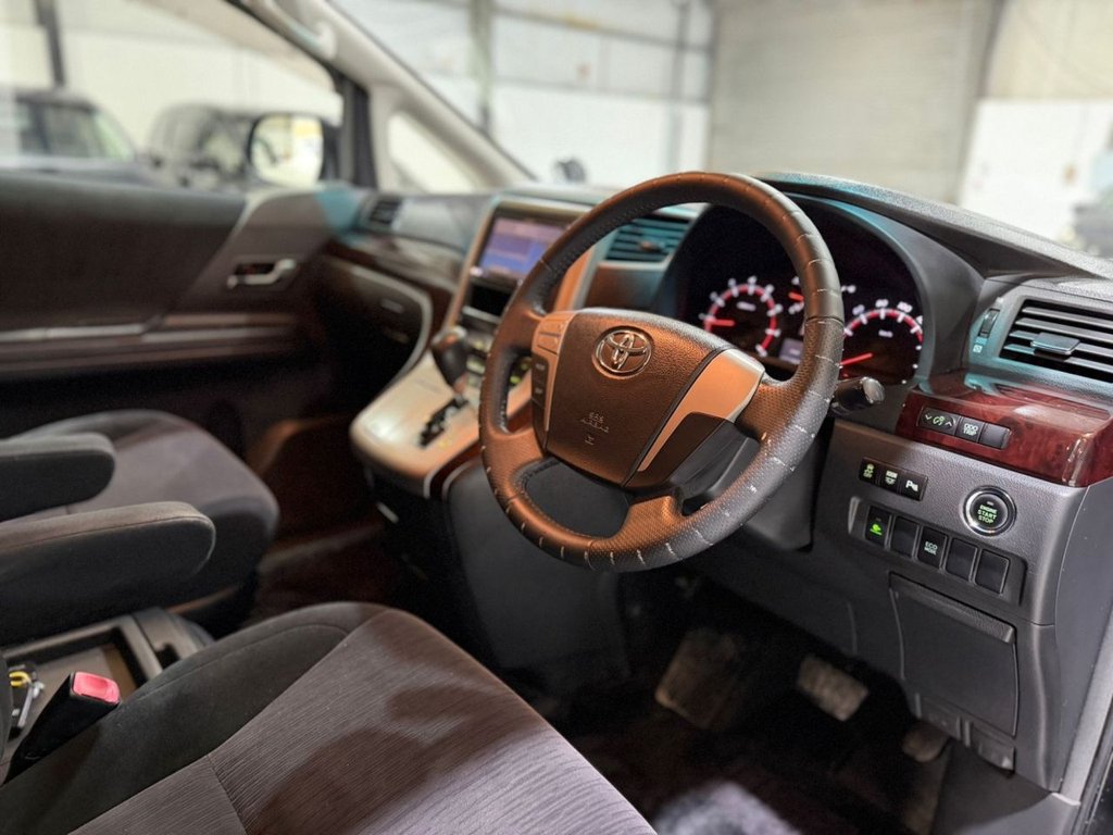 Used Toyota Vellfire 2013 for sale - 77588230: Photo 8