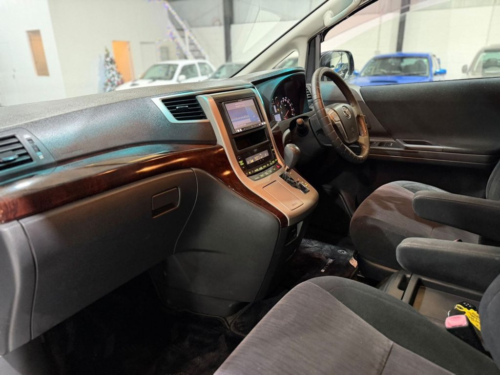 Used Toyota Vellfire 2013 for sale - 77588230: Photo 9