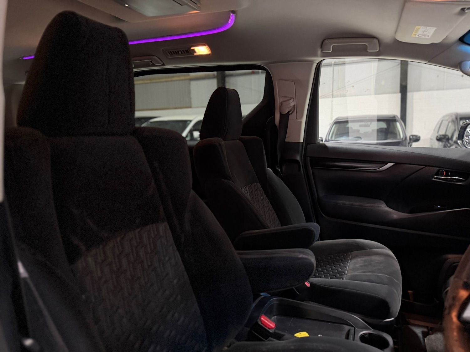 Used Toyota Vellfire 2015 for sale - 77071141: Photo 10