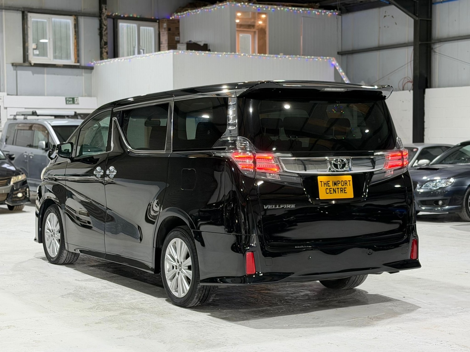 Used Toyota Vellfire 2015 for sale - 77071141: Photo 3