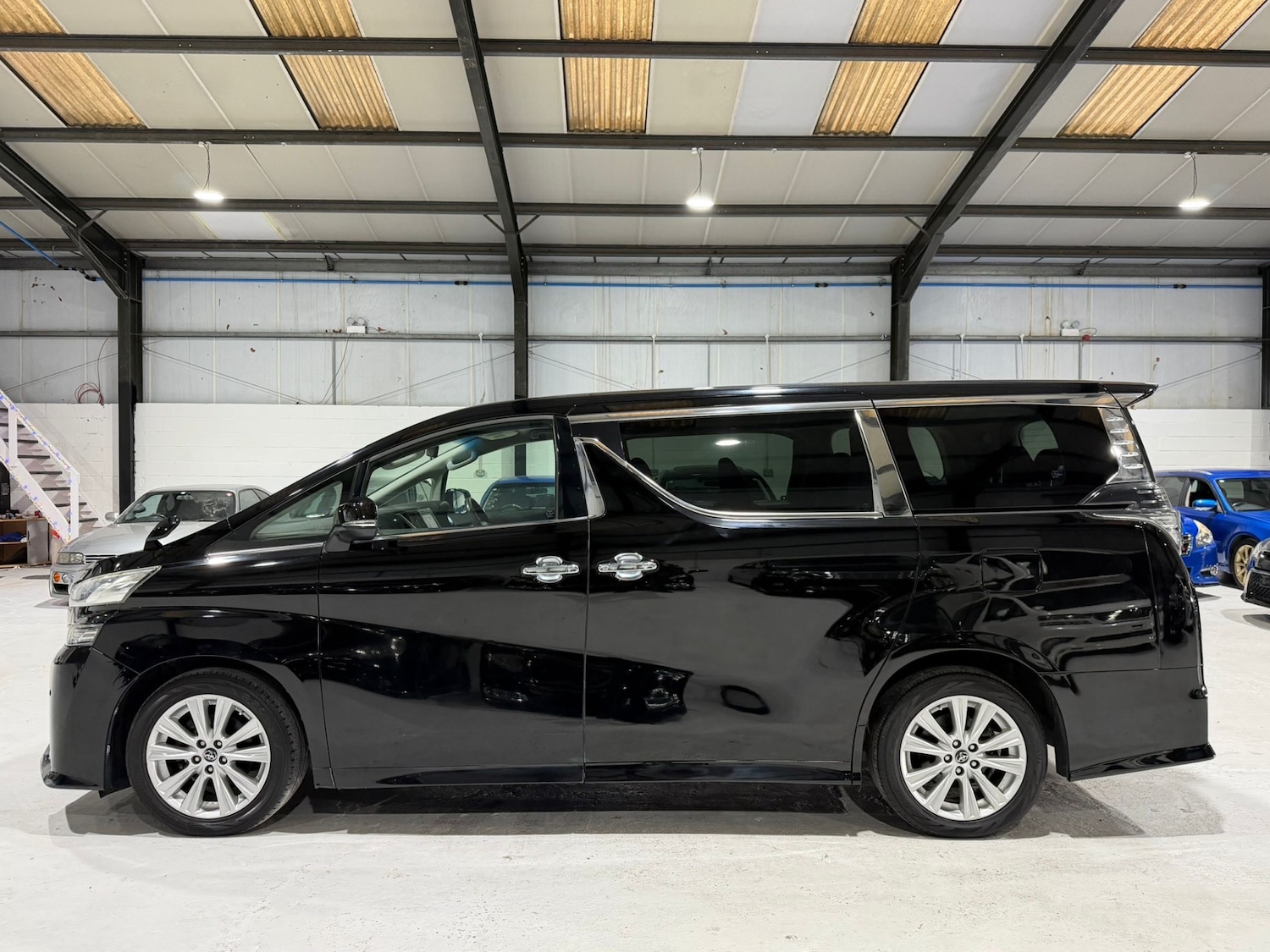 Used Toyota Vellfire 2015 for sale - 77071141: Photo 5