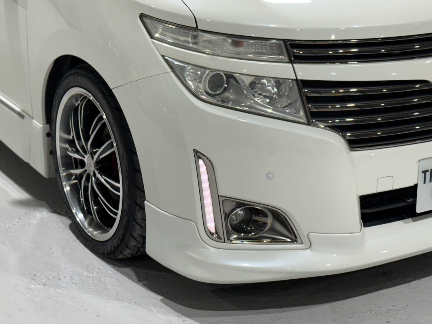 Used Nissan Elgrand 2012 for sale - 76924543: Photo 10
