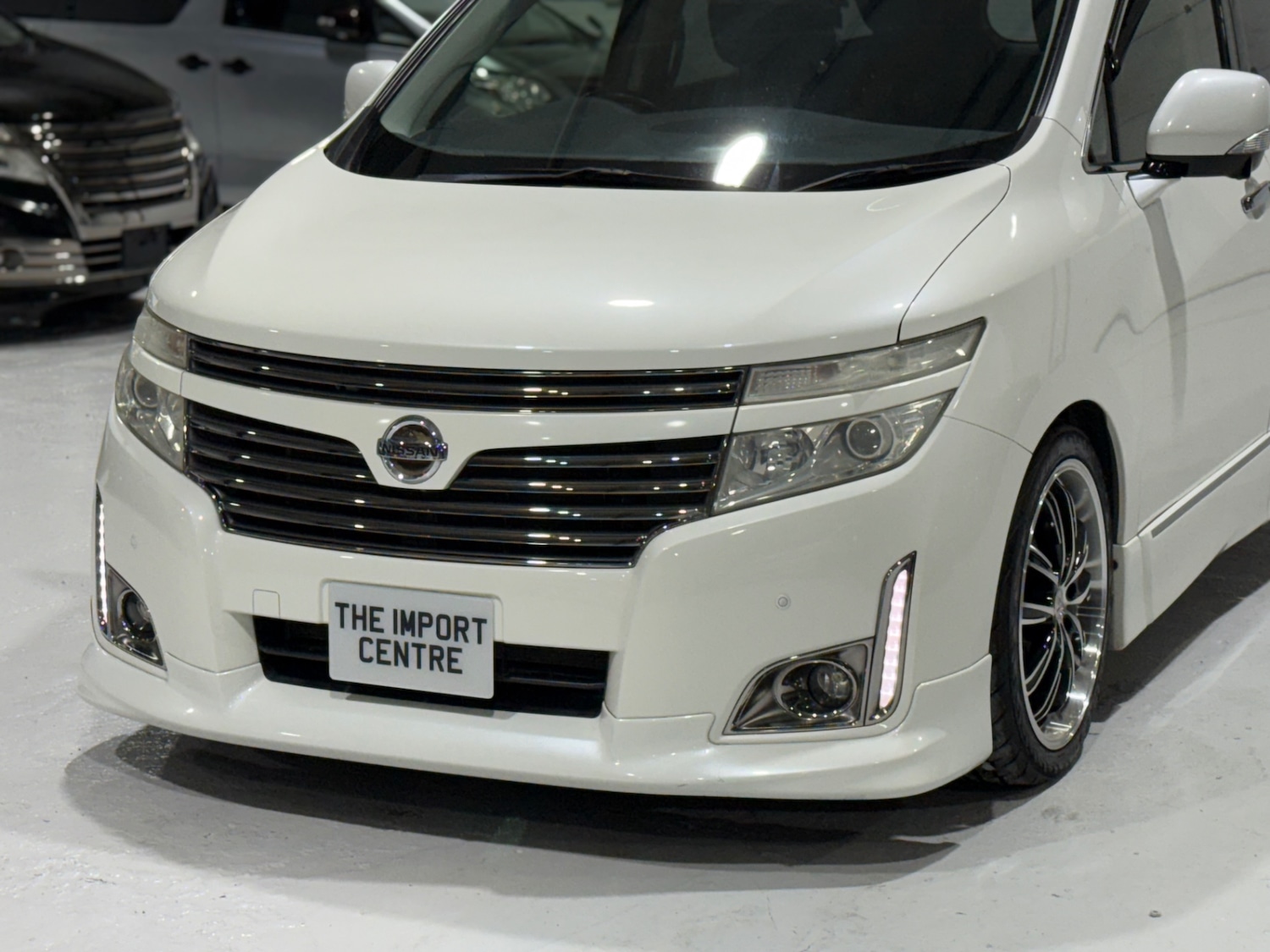 Used Nissan Elgrand 2012 for sale - 76924543: Photo 11
