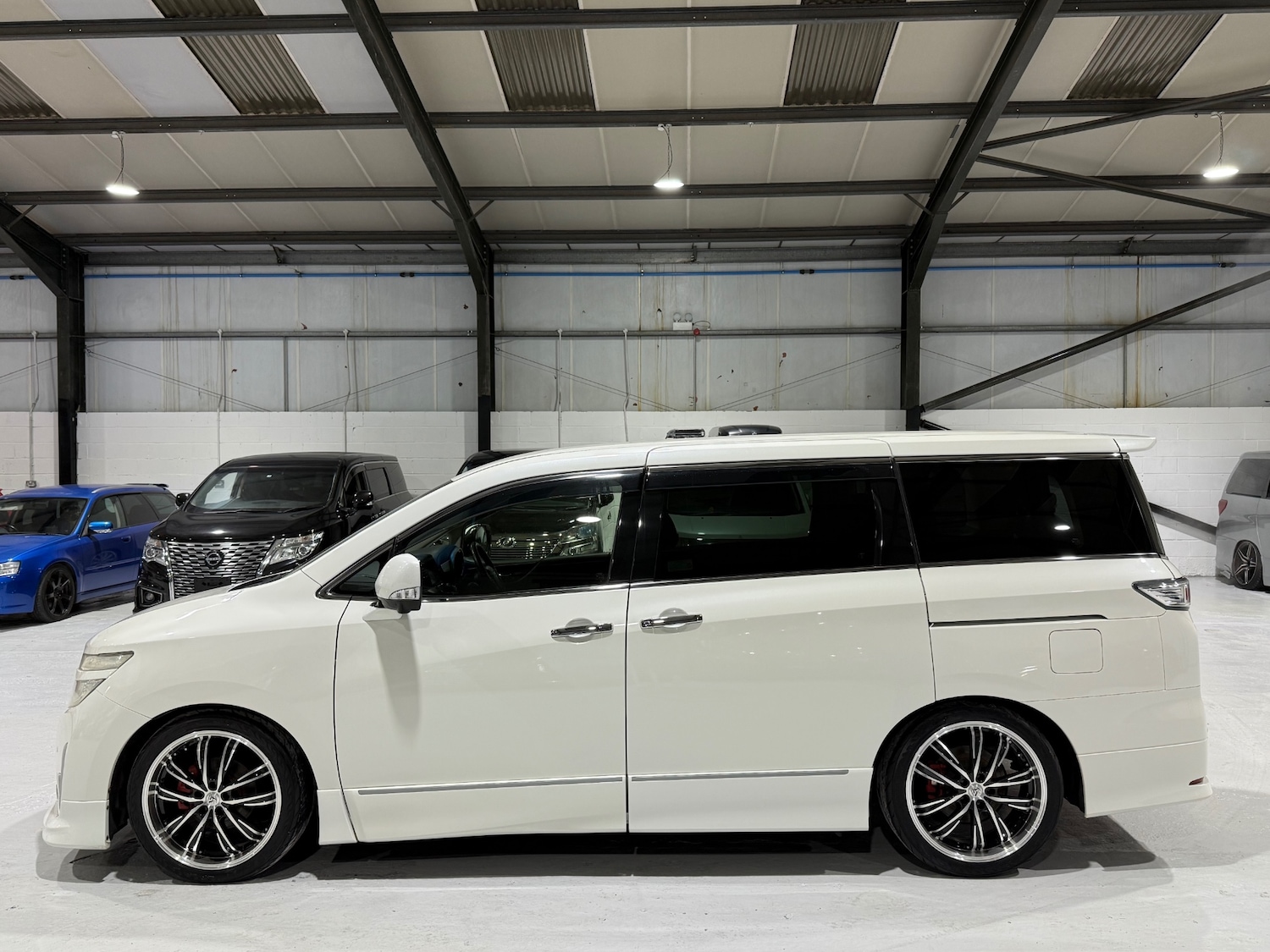 Used Nissan Elgrand 2012 for sale - 76924543: Photo 17