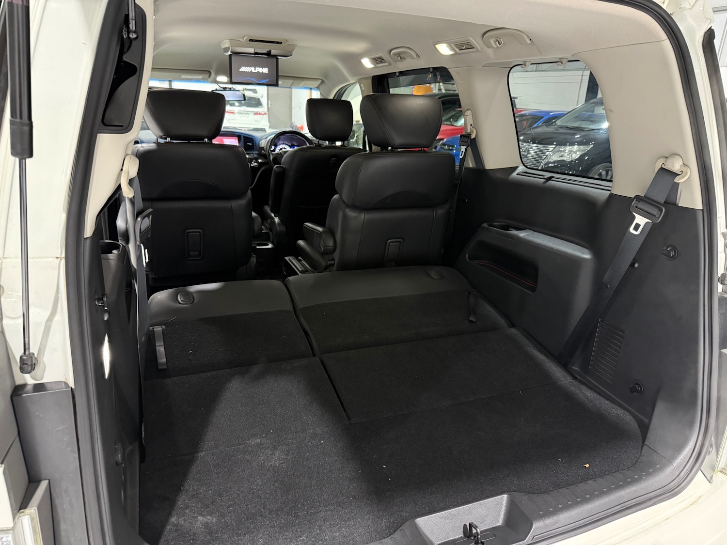 Used Nissan Elgrand 2012 for sale - 76924543: Photo 32