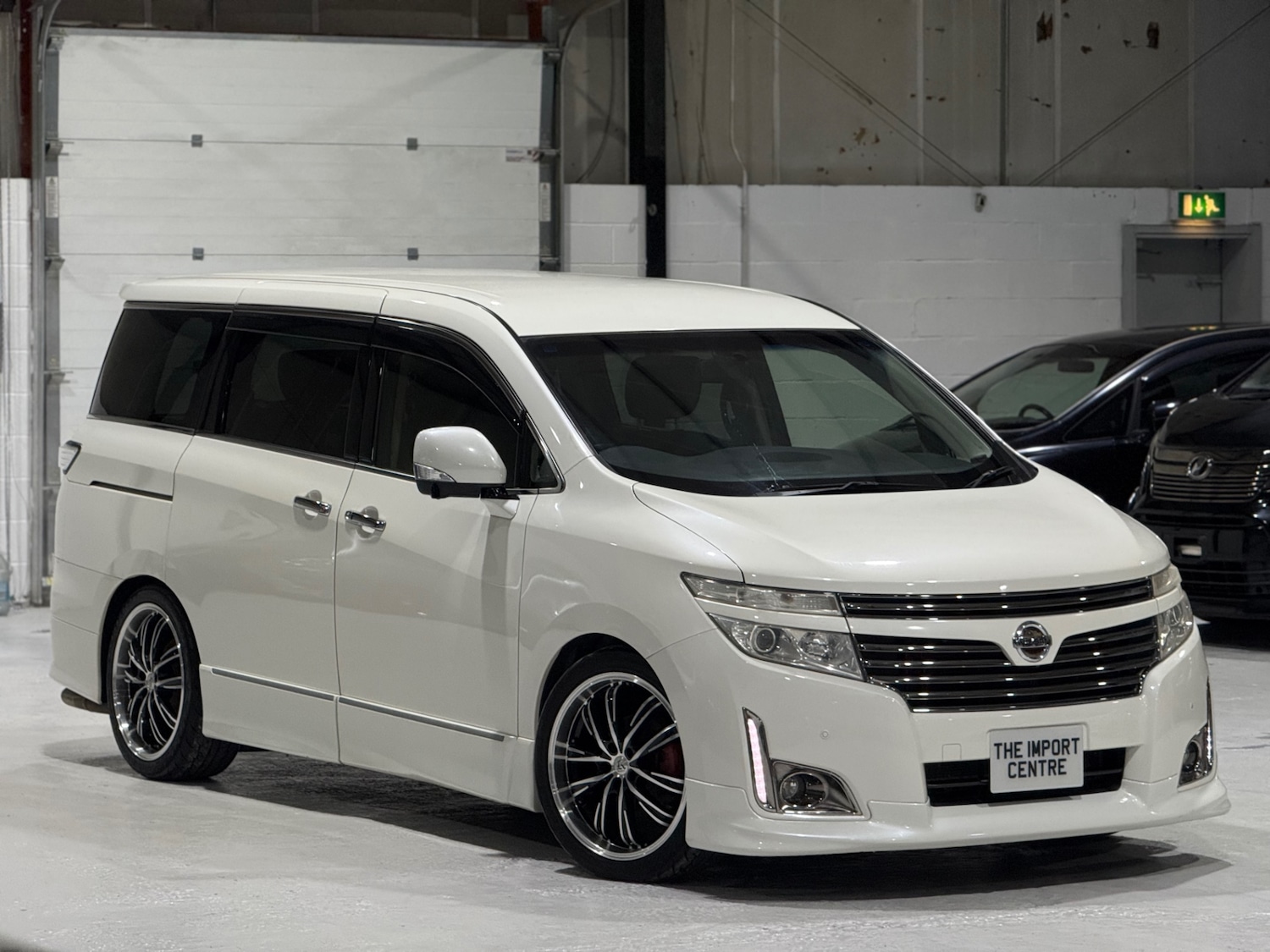 Used Nissan Elgrand 2012 for sale - 76924543: Photo 4