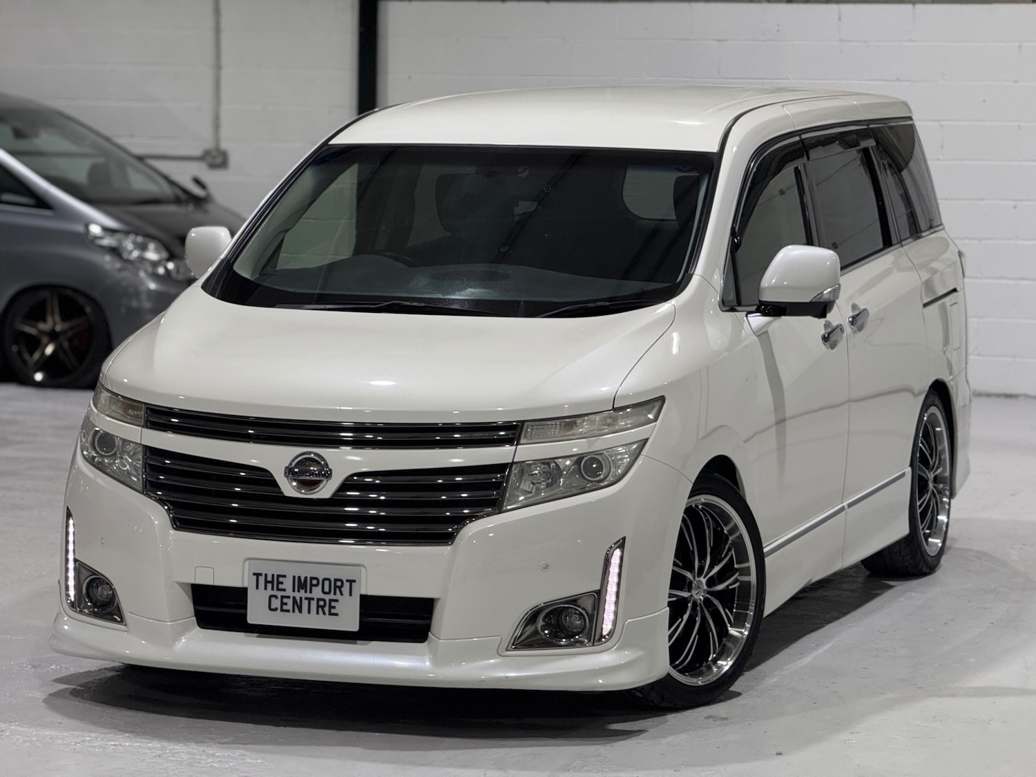 Used Nissan Elgrand 2012 for sale - 76924543: Photo 5