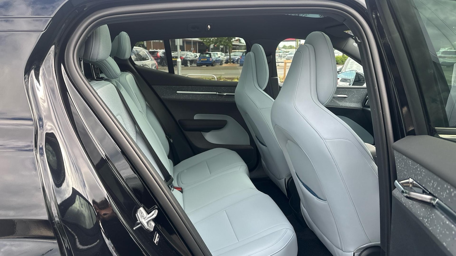 Used Volvo EX30 2025 for sale - 76632818: Photo 9