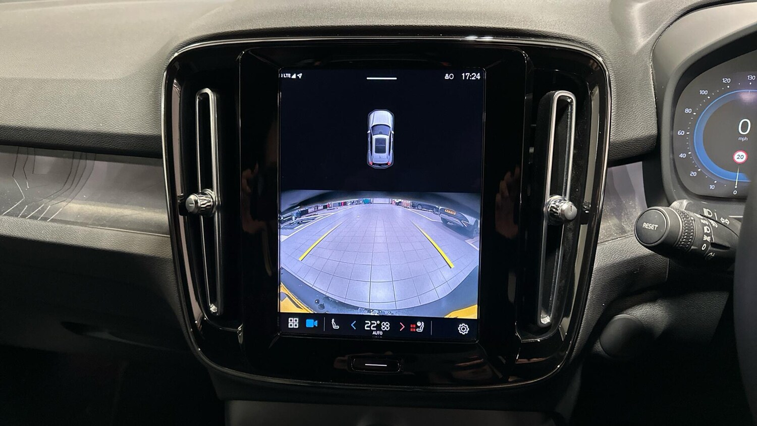 Used Volvo XC40 2022 for sale - 77672922: Photo 19