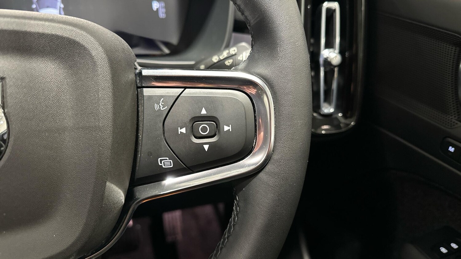 Used Volvo XC40 2022 for sale - 77672922: Photo 22