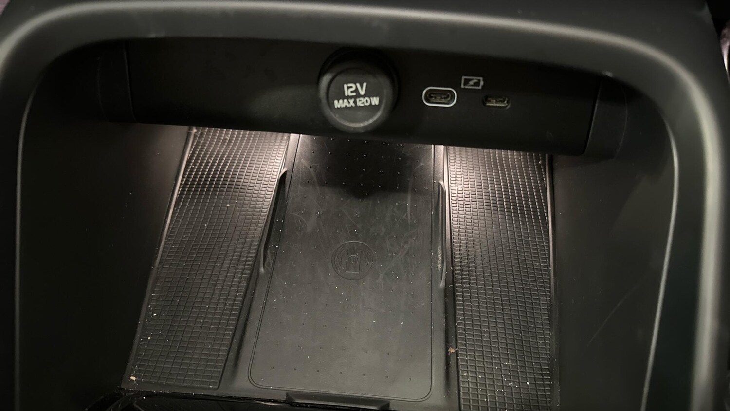 Used Volvo XC40 2022 for sale - 77672922: Photo 35