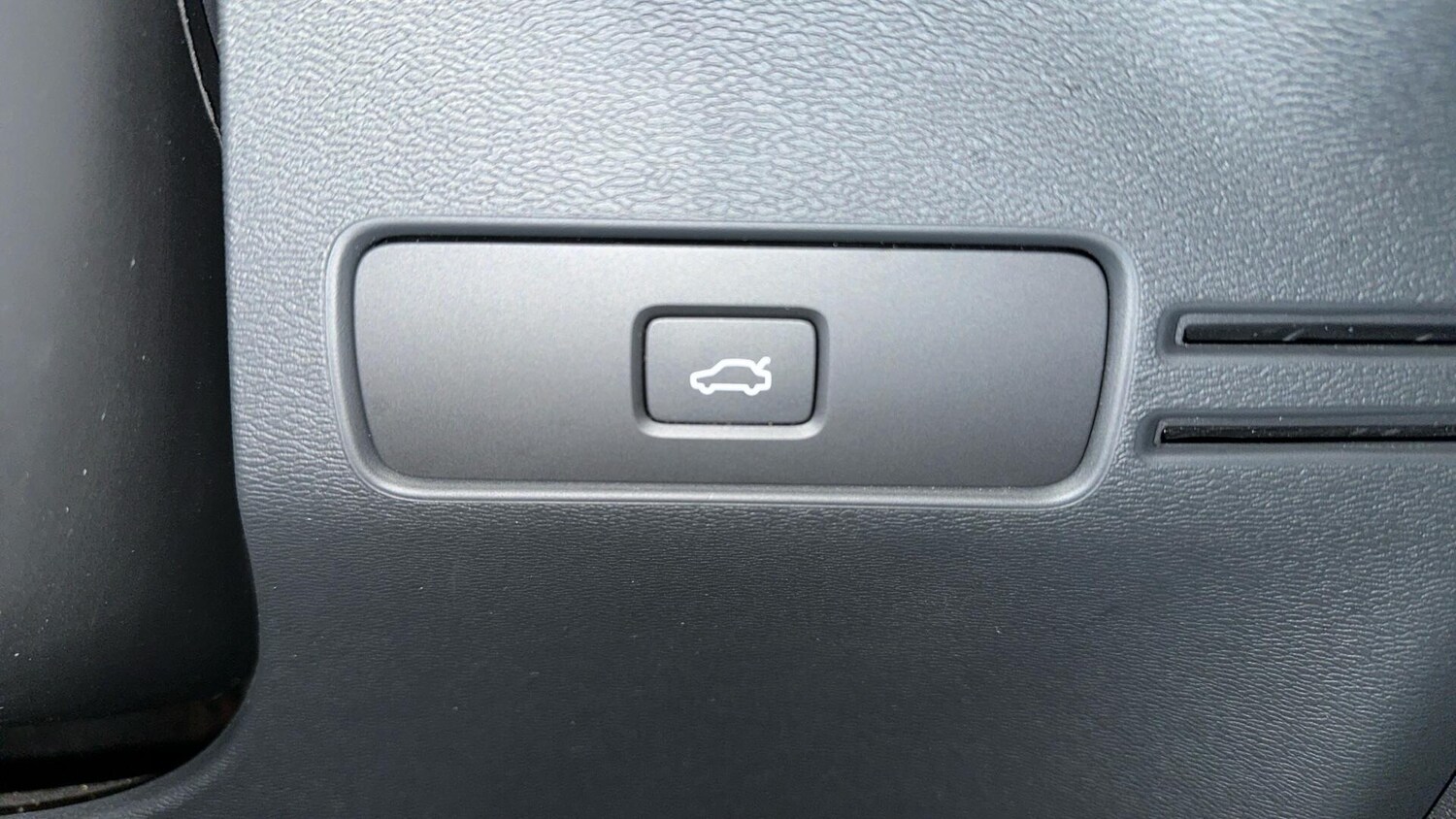 Used Volvo XC40 2022 for sale - 77672922: Photo 38