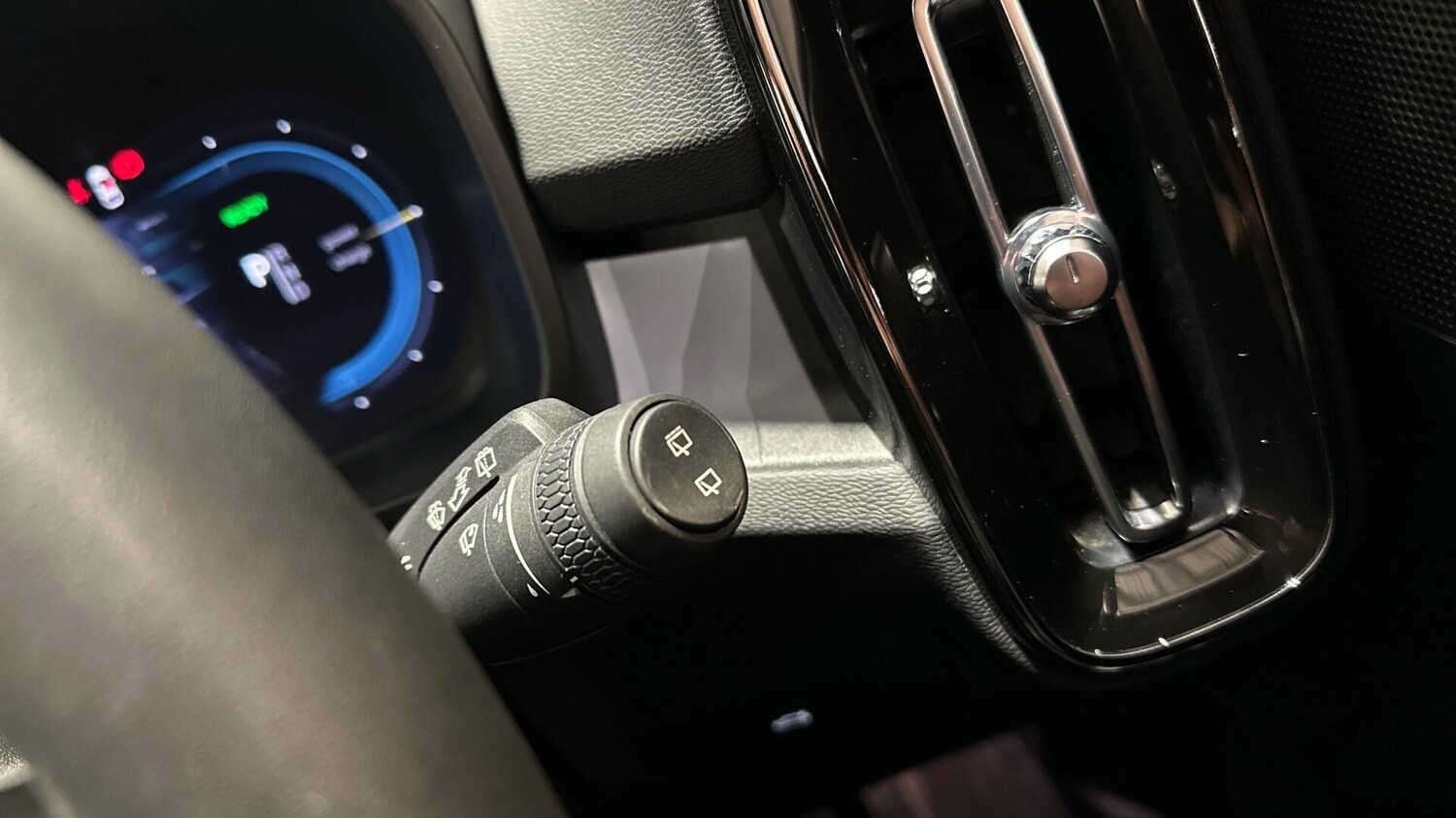 Used Volvo XC40 2022 for sale - 77672922: Photo 40